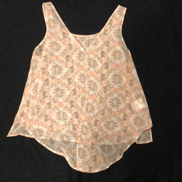 Flowy, lightweight tank - Picture 2 of 2